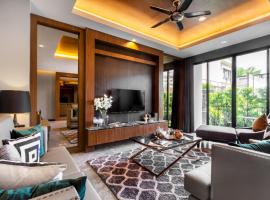 Luxury 2 Bedroom Private Pool Villa in Kamala Walk to Beach Shops and Dining, hotel v destinaci Kamala pláž