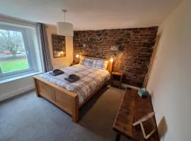 Feather Bed Cottage - Close to Coast, Lakes and Fells