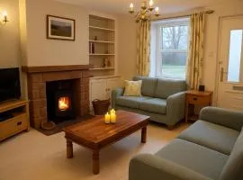 Feather Bed Cottage - Dog Friendly Lakeland Retreat with Log Burner & Garden