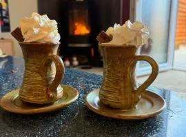 Rural Countryside Wellness Retreat Alpacas, Woods and Chickens with a Fire in Dorset