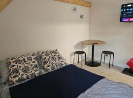 Przytulny pokój w Mazurska Ostoja ze wspólną łazienką i kuchnią, hotel v destinaci Kętrzyn