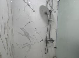 Hostel Miras, ξενοδοχείο σε Shymkent