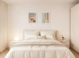 Design Apartment in Iseo Old Town with Private Parking and AC