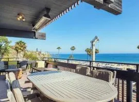 Oceanfront Six-Bedroom Estate With Expansive Coast-to-Coast Views