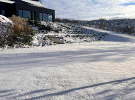 DOBRE 23j - Dom nad jeziorem, z basenem i linią brzegową, ξενοδοχείο σε Wrzeszczewo