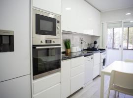 Just4u Apartment, отель в Алмаде