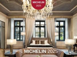 H15 Palace, a Luxury Collection Hotel, Krakow，位于克拉科夫的带热水浴缸的酒店