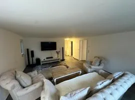 Moderne 80qm mit Terrasse, Wlan und Parkplatz - Nähe Nürburgring