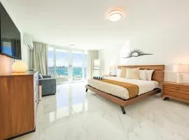 LUX Studio ON Beach with Parking & Gym at ESJ