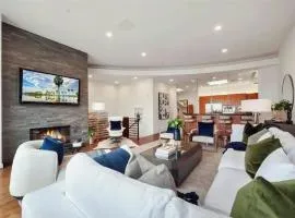 Elegant Three-Bedroom Beachfront Home With Wide Ocean Views