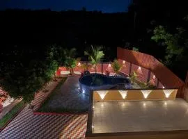 Happy Mates Forest Retreat - TIE