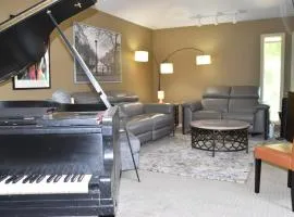 Contemporary Home on Luxurious Estate