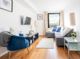 Professional Stay - Close to Heathrow & Slough Trading Estate, hotel a Slough