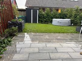 Modernes Reihenhaus mit Terasse, 130 m2, 5 Zimmer, Hotel in Lehrte