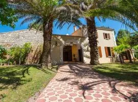 Villa avec piscine intérieur 30 degrés et parc privé au bord de mer à 3 minutes