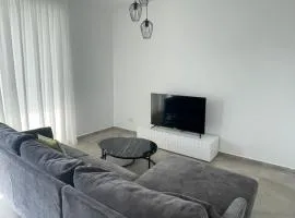 Elite 1BD Flat with Pool in Harbor area