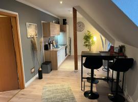 Best-Preis Stadtoase Salzwedel 2x gemütliche Wohnungen bis 8 Personen WLAN Vollausstattung nur Einzelbetten direkt im Zentrum, ξενοδοχείο σε Salzwedel