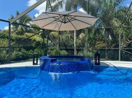 Three-Bedroom House - Best area-Heated Pool-Spa and Sauna Close to Beaches, hotel in Lantana
