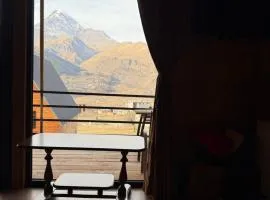 Elia Hut Kazbegi