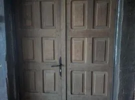 Suite indépendante avec salle de bain à la campagne