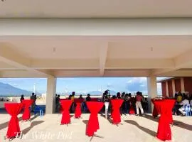 The White Pod-Deluxe