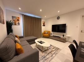 East Legon Loxwood House Condo with Gym & Pool, hotel in Accra