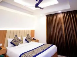 Star by Hotel Black moon'couple friendly Near Rk ashram Metro