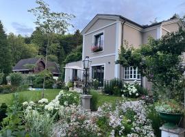 Luxury Living Villa Eötvös Haz, hotel v destinaci Neuhaus