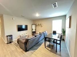 Modern and Cozy Home in HTX