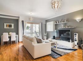 Apartamento para 6 hóspedes em Queluz próximo Lisboa,Sintra e Cascais, Hotel in Queluz