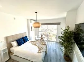 Beachside studio by 10Tosea