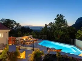 NEW! Villa AmaRosa - with heated pool and large playground