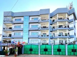 Appart'hôtel Micheline Suites, Bastos