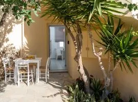 1BR Renovated Apartment By the Sea