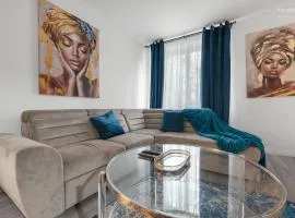 Stylish Blue Haven 1 BR Balcony Access