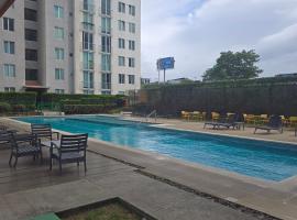 Bambú Luxury Stay-10 min from Airport, luxusní hotel v destinaci Heredia