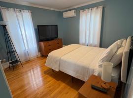 Comfortable 3-Bedroom in a Quiet Area, hotel in Lowell