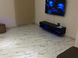 Forson's cozy spacious home, ξενοδοχείο σε Takoradi