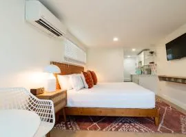 THE JUNI Studio Surf Paradise in Heart of Cocoa Beach