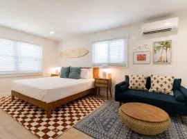 THE JUNI - Studio Steps to Beach Downtown