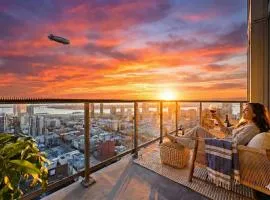 Penthouse High-Rise Ocean & City Views