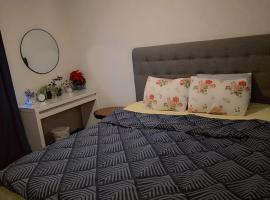 The castle & stay，厄勒布魯的附設泳池的飯店