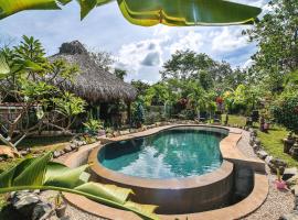 Glamping Hotel Flor y Bambu, hotel din Playa Grande