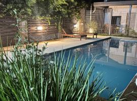 Excelente Casita en Paso, Hotel in Paso de la Patria