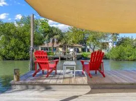 Canal-Front Escape w Gazebo Kayaks & Game Room