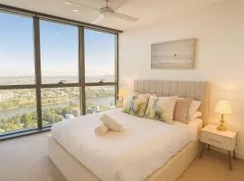2BR Botanic Serenity - Queens Wharf Lv 49 Luxury BNE River