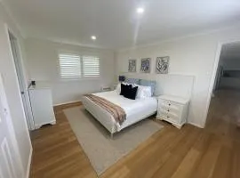 Coastal play and stay - walk to beach and park