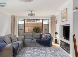 Tide and Tennis Retreat Nelson Bay