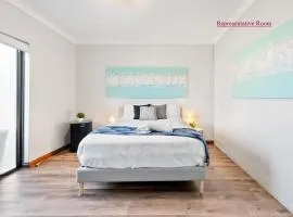 Chic Queen Room - Nearby Station & Olympic Park - Shared Bathroom