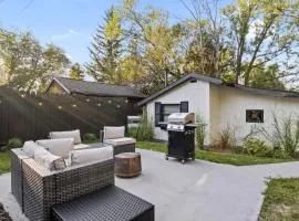 Beautiful Newly Renovated Home With King Bed & Lake Walkable